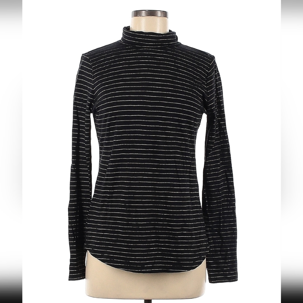 Ann Taylor LOFT Long Sleeve Turtleneck